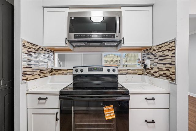 1182 E Barberry Lane A, Palatine, IL 60074