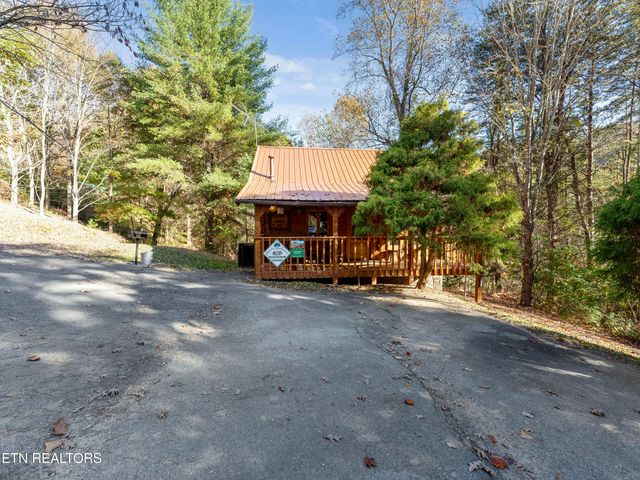 1083 Bryan View Rd, Sevierville, TN 37862