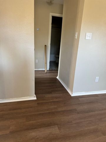 142 Voss PKWY A, Cedar Creek, TX 78612
