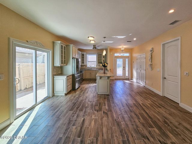 120 7th Street, Daytona Beach, FL 32117