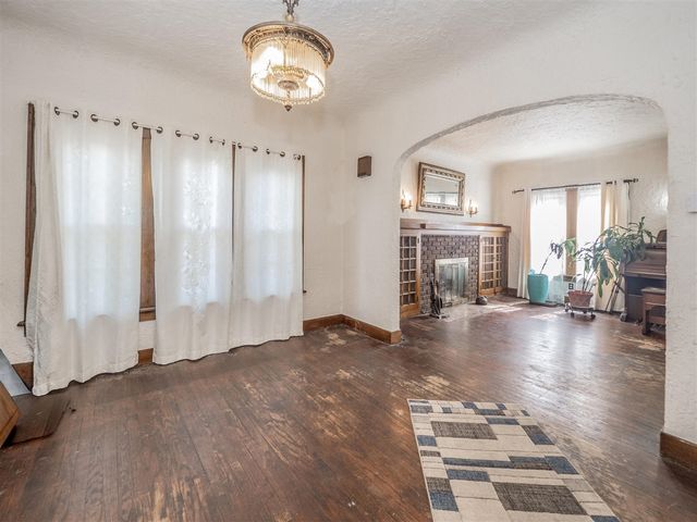 601 N Kalamazoo Street, Paw Paw, MI 49079