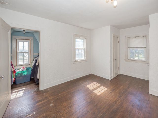 601 N Kalamazoo Street, Paw Paw, MI 49079