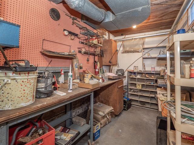 601 N Kalamazoo Street, Paw Paw, MI 49079