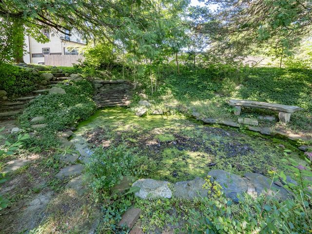 601 N Kalamazoo Street, Paw Paw, MI 49079