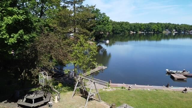 601 N Kalamazoo Street, Paw Paw, MI 49079
