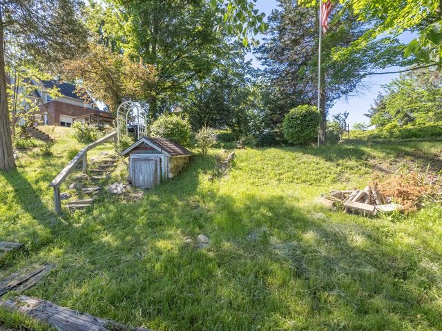 601 N Kalamazoo Street, Paw Paw, MI 49079