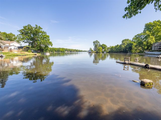 601 N Kalamazoo Street, Paw Paw, MI 49079