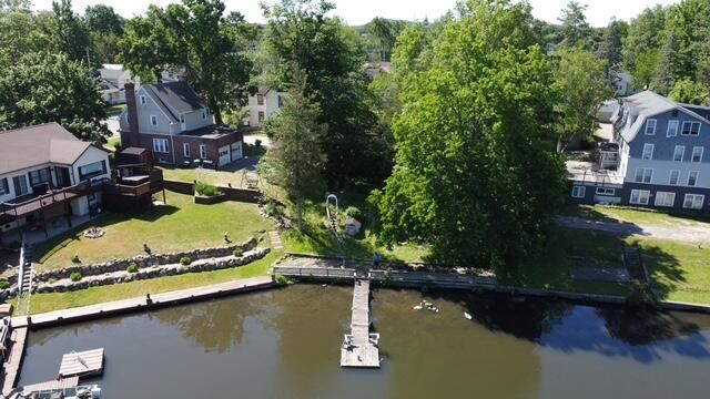 601 N Kalamazoo Street, Paw Paw, MI 49079