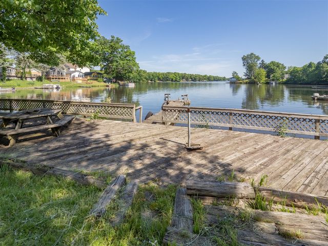 601 N Kalamazoo Street, Paw Paw, MI 49079