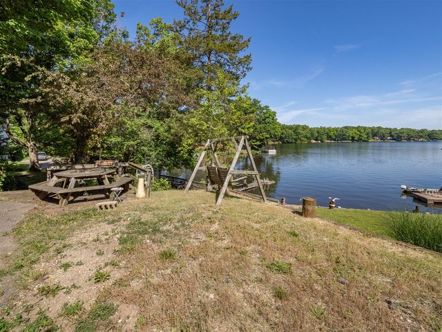 601 N Kalamazoo Street, Paw Paw, MI 49079