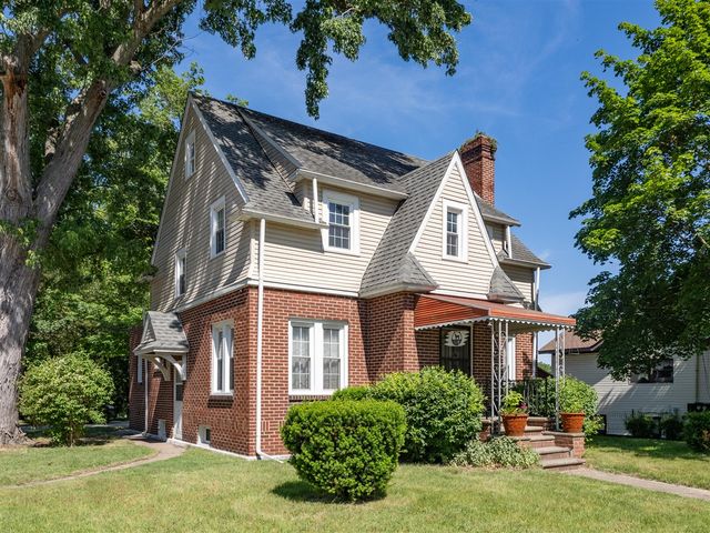 601 N Kalamazoo Street, Paw Paw, MI 49079