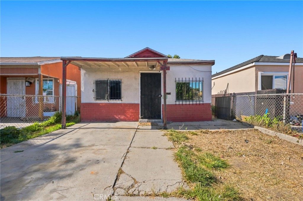Image 1 of property listing at 909 W 132nd Street, Compton, CA 90222