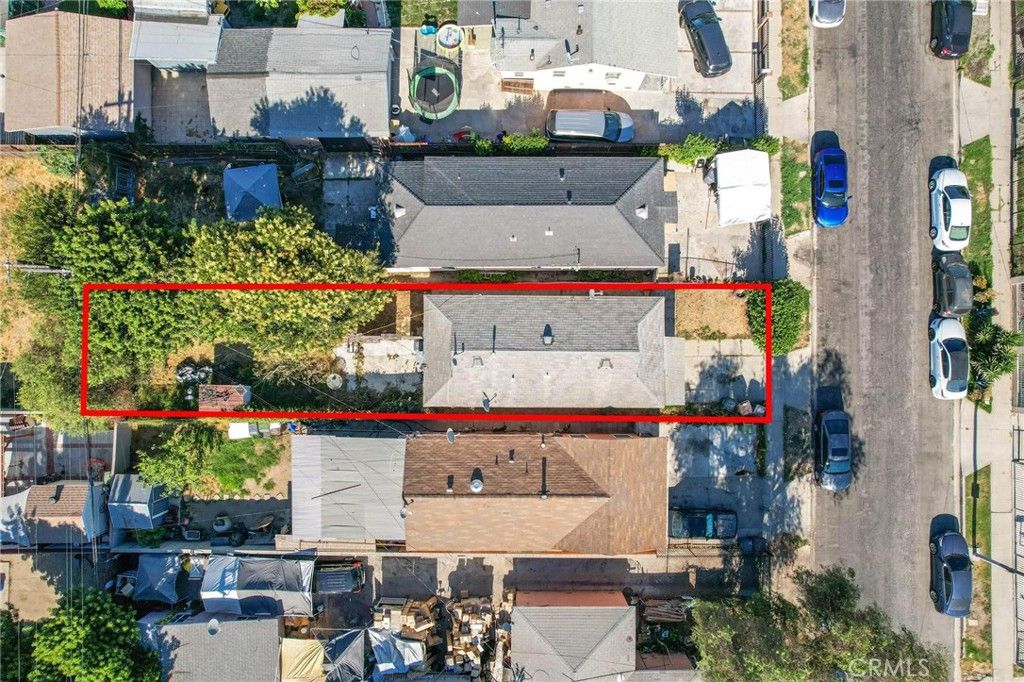 Image 7 of property listing at 909 W 132nd Street, Compton, CA 90222