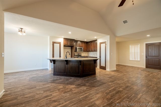 6989 Ruby Lane, Mounds, OK 74047