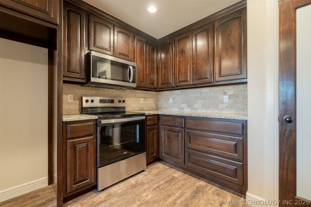 6989 Ruby Lane, Mounds, OK 74047