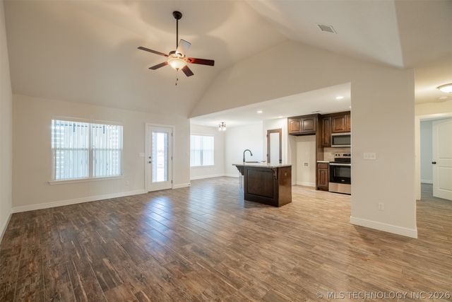 6989 Ruby Lane, Mounds, OK 74047