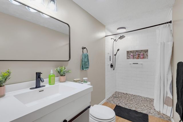 1607 Red Leaf Lane, Columbus, OH 43223