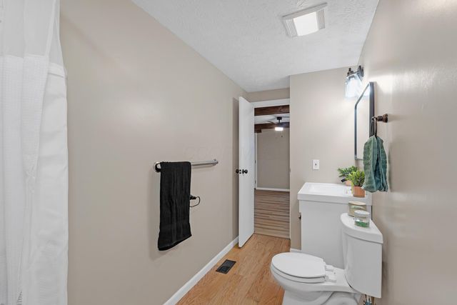 1607 Red Leaf Lane, Columbus, OH 43223