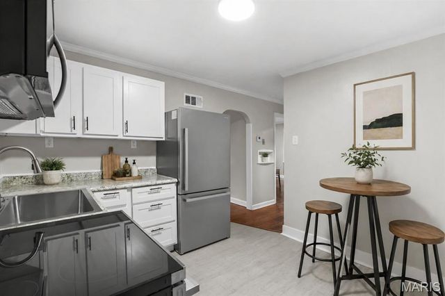 408 S Harvey Avenue, St Louis, MO 63135