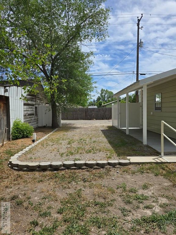 Image 8 of property listing at 740 NE Main Street, Blackfoot, ID 83221