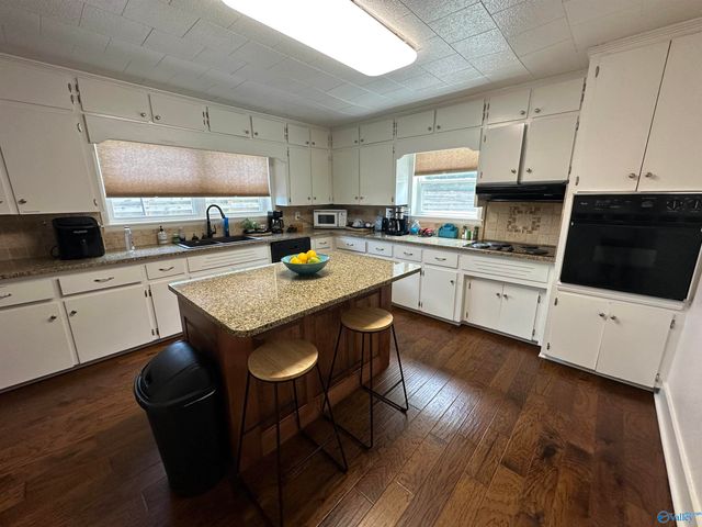 19520 John T Reid Parkway, Scottsboro, AL 35768