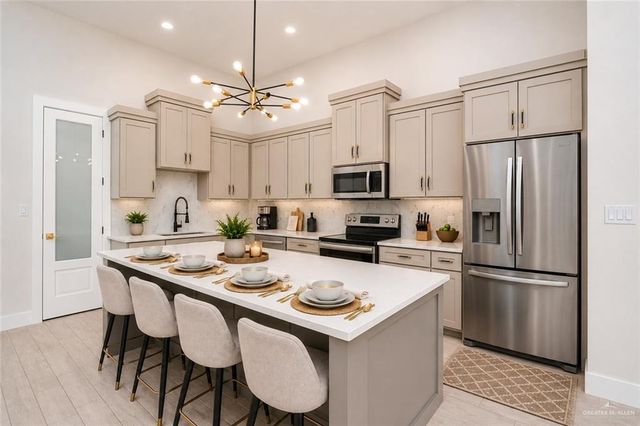 902 La Laguna Road, Mission, TX 78572