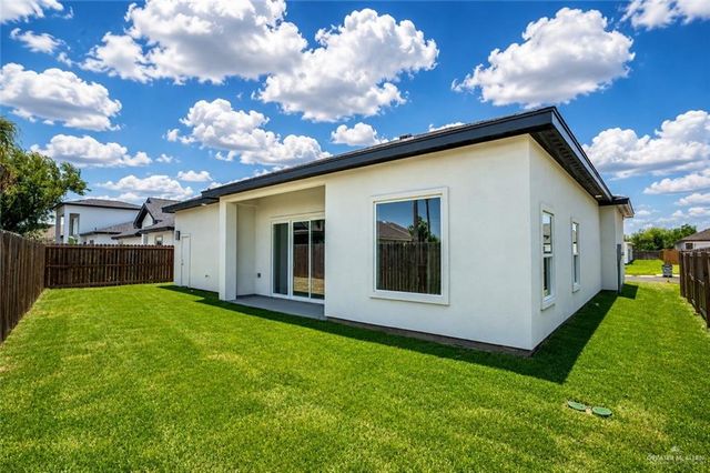 902 La Laguna Road, Mission, TX 78572