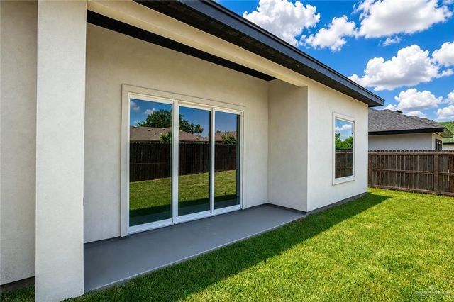 902 La Laguna Road, Mission, TX 78572