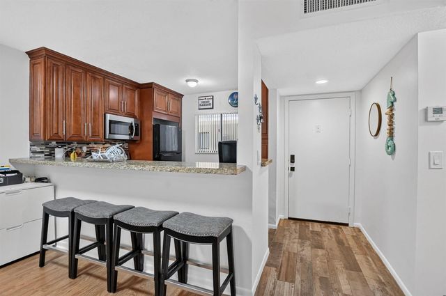 5280 Las Verdes Circle 216, Delray Beach, FL 33484