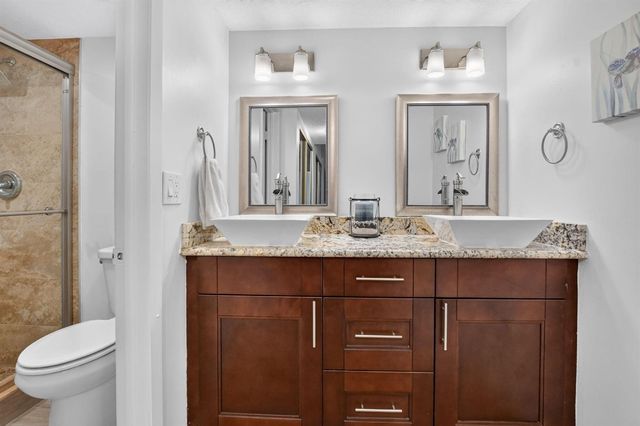 5280 Las Verdes Circle 216, Delray Beach, FL 33484