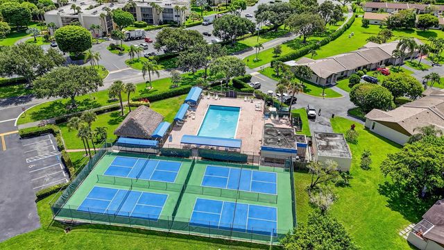 5280 Las Verdes Circle 216, Delray Beach, FL 33484