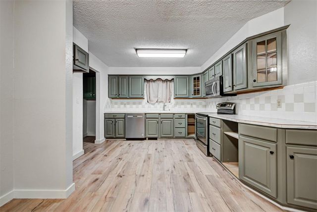 1508 Sequoyah Avenue, Moore, OK 73160