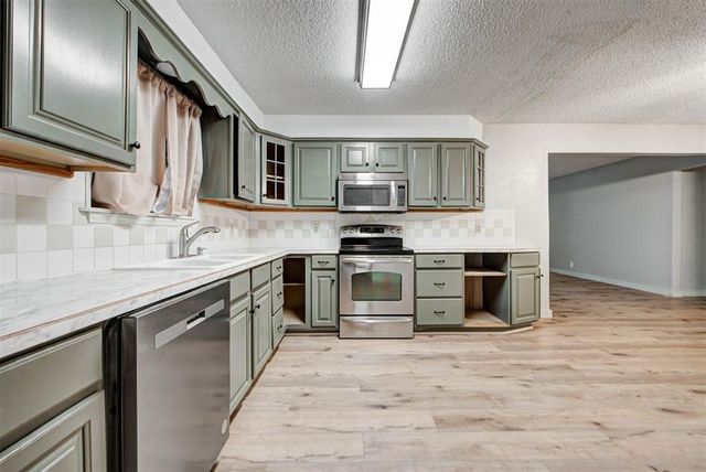 1508 Sequoyah Avenue, Moore, OK 73160