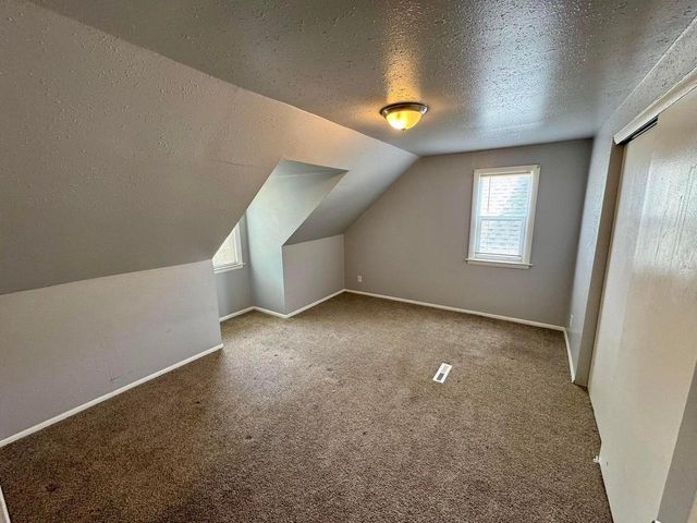 3223 W Fairmount AVENUE, Milwaukee, WI 53209