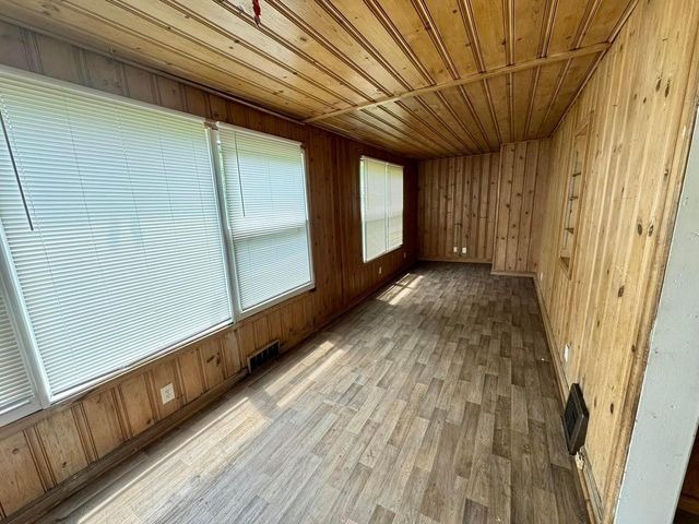 3223 W Fairmount AVENUE, Milwaukee, WI 53209