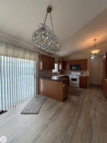 250 Huron Lane, Marine City, MI 48039