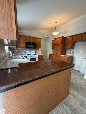 250 Huron Lane, Marine City, MI 48039