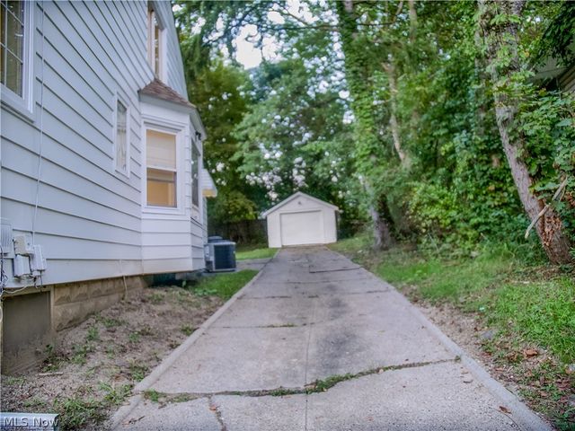 723 Grifton Avenue, Akron, OH 44305