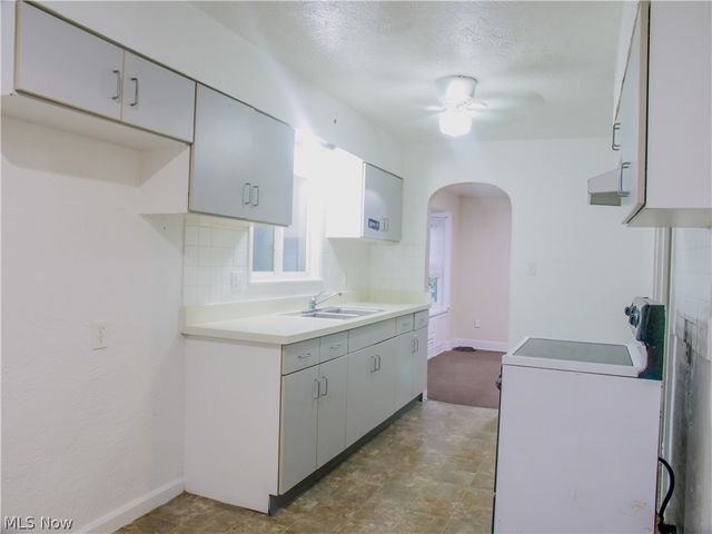 723 Grifton Avenue, Akron, OH 44305