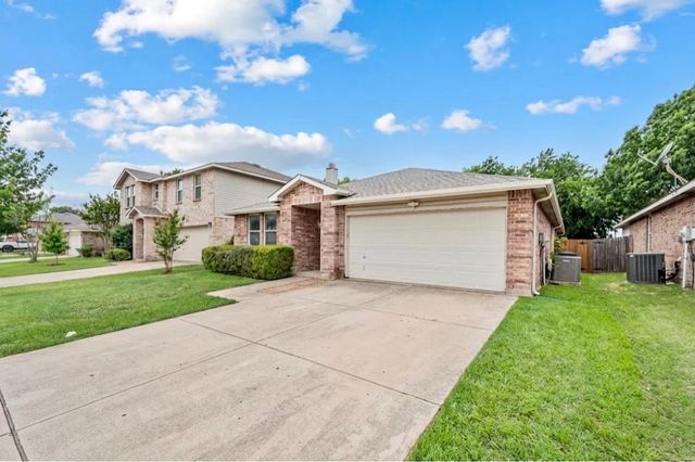 16529 Woodside Drive, Fort Worth, TX 76247