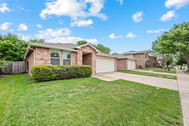 16529 Woodside Drive, Fort Worth, TX 76247