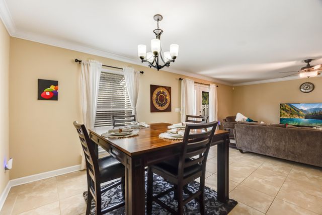 809 Sugar Plum Lane, Shalimar, FL 32579