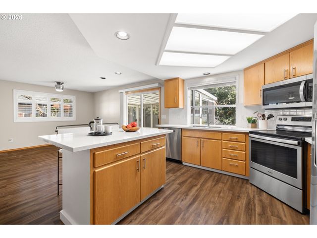 1526 Ne 150TH Ave, Portland, OR 97230