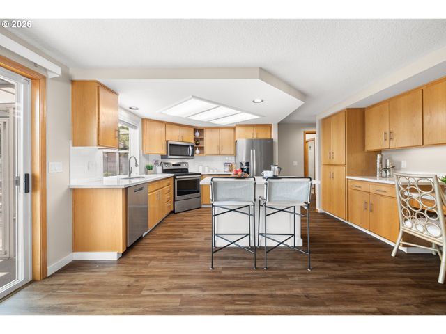 1526 Ne 150TH Ave, Portland, OR 97230
