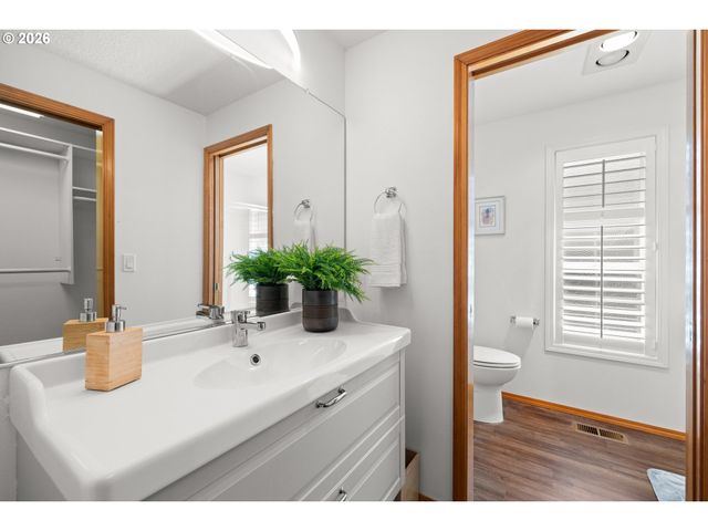 1526 Ne 150TH Ave, Portland, OR 97230