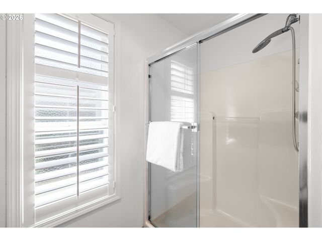 1526 Ne 150TH Ave, Portland, OR 97230