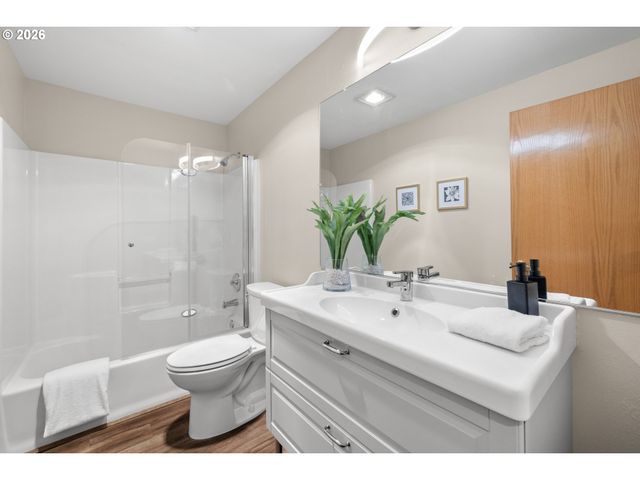 1526 Ne 150TH Ave, Portland, OR 97230