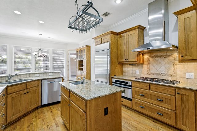 513 Dooley Court, Grapevine, TX 76051
