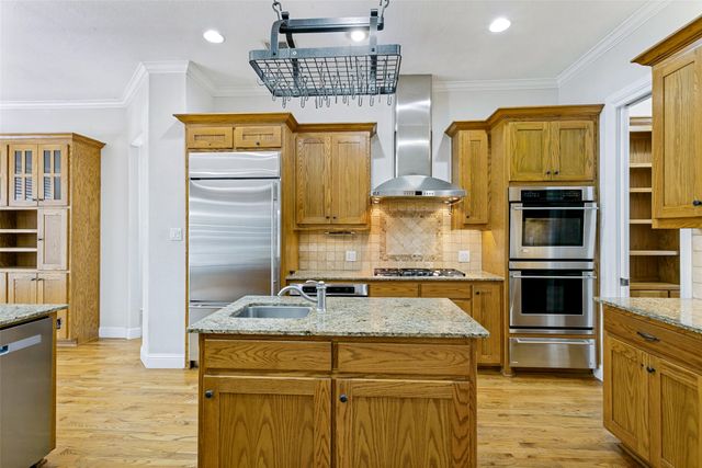 513 Dooley Court, Grapevine, TX 76051