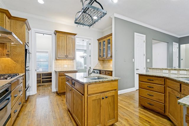 513 Dooley Court, Grapevine, TX 76051